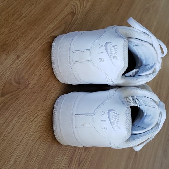 Nike Air Force One shoes - Picture 3 of 5